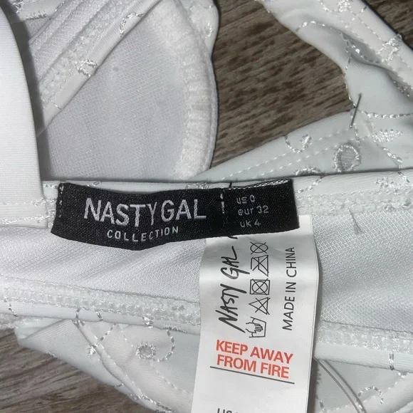 Nasty Gal White Broderie Lace Underwire Bikini Top Size 0 | Swim Top Only NWT - Picture 4 of 8